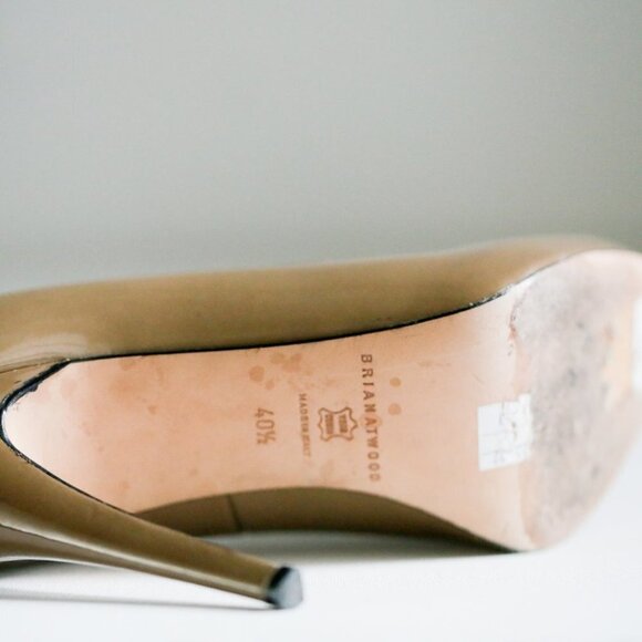 Brian Atwood Nude PAtent Leather Classic Heels - Picture 6 of 9